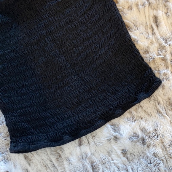 Off the shoulder smocked crop Black tee shirt Wishful Thinking Small - Picture 5 of 7